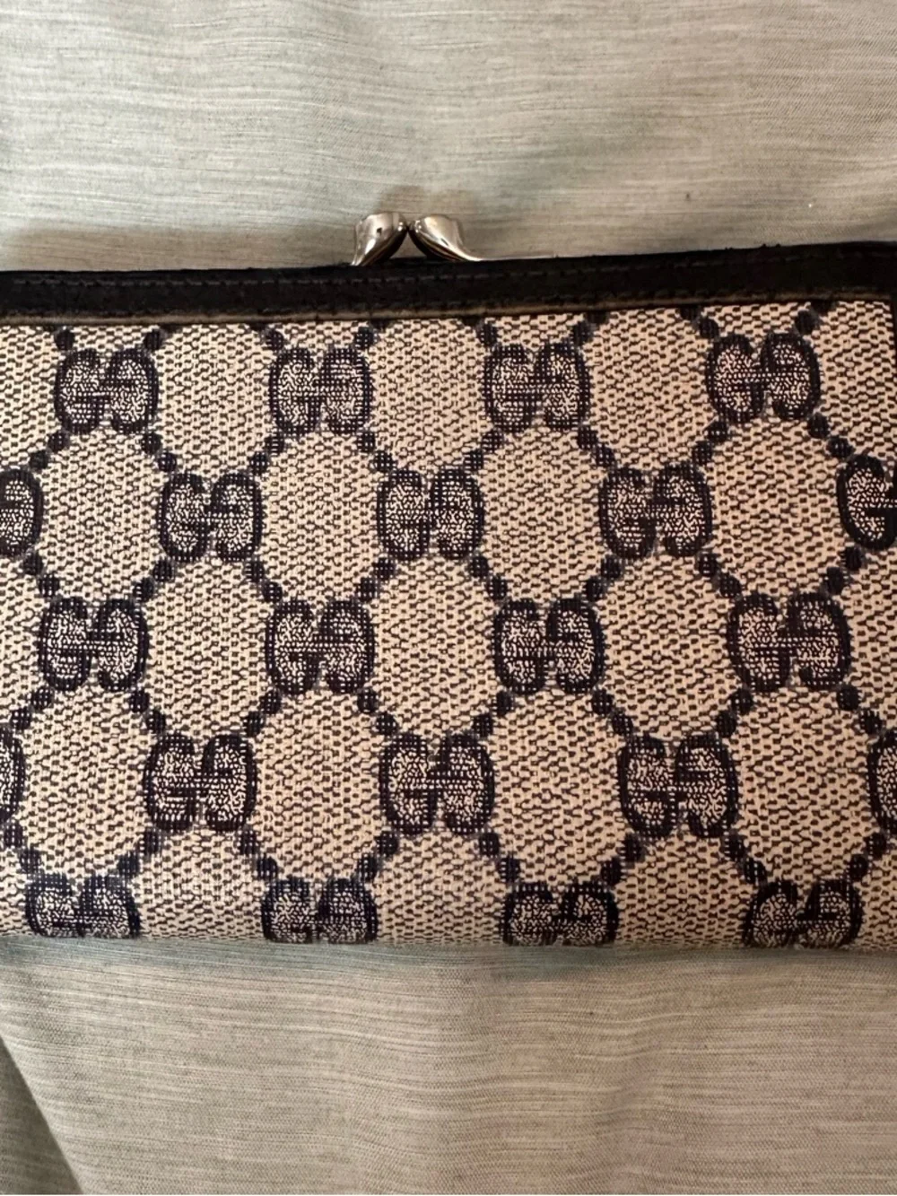 Vintage Gucci Wallet Coated Canvas Navy Blue Classic GG Card slots kiss lock